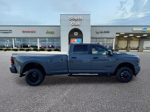 New 2027 RAM 3500 Big Horn AWD/4WD image 2