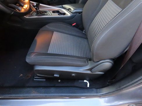 Used 2022 Dodge Challenger SXT w/ Blacktop Package image 33