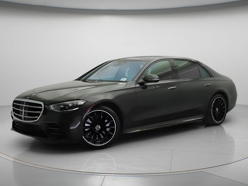 Used 2023 Mercedes-Benz S 500 4MATIC image 3