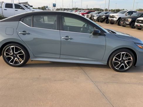 Used 2024 Nissan Sentra SR w/ Trunk Package image 2