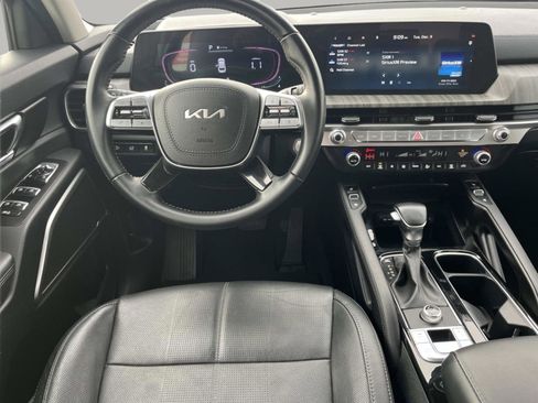 Used 2024 Kia Telluride EX image 12