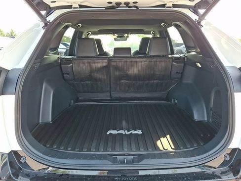 Certified 2022 Toyota RAV4 XSE w/ XSE Grade Weather Package AWD/4WD image 28