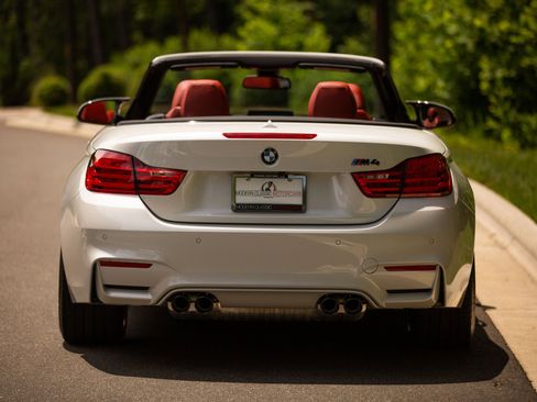 Used 2017 BMW M4 Convertible w/ Competition Package RWD image 14