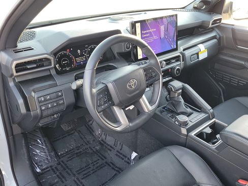 New 2025 Toyota 4Runner Limited image 14