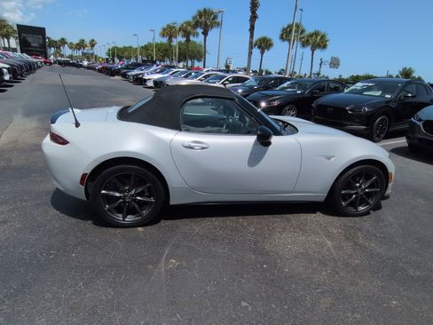 Used 2016 MAZDA MX-5 Miata Club RWD image 3