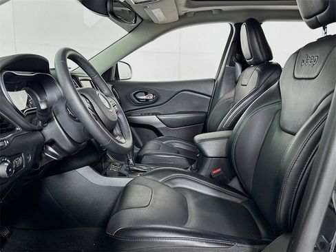 Used 2022 Jeep Cherokee Latitude Lux w/ Sun & Sound Group image 11