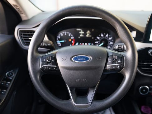 Used 2020 Ford Escape SE image 33