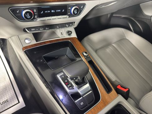 Used 2023 Audi Q5 2.0T Premium image 25
