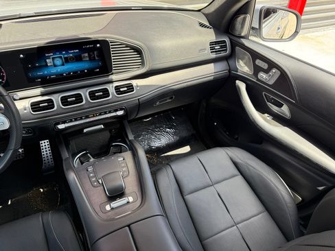 Used 2023 Mercedes-Benz GLS 580 4MATIC image 36