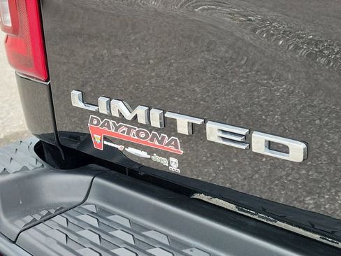 Used 2025 RAM 3500 Limited AWD/4WD image 7