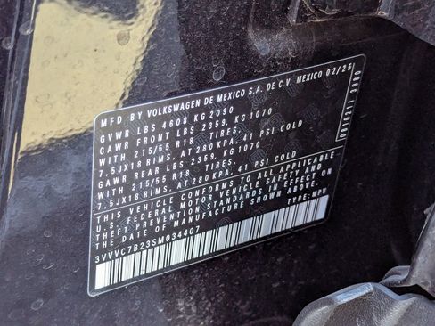 Used 2025 Volkswagen Taos SE w/ Panoramic Sunroof Package AWD/4WD image 39