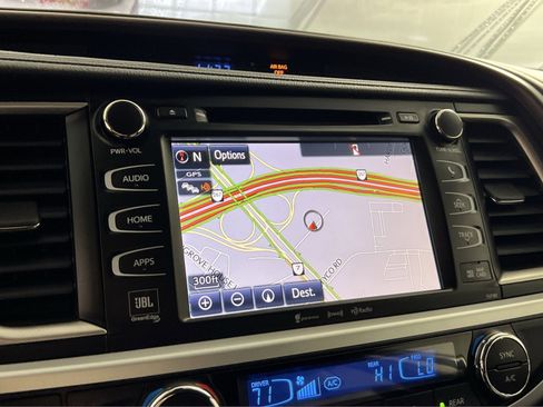 Used 2018 Toyota Highlander Limited image 20