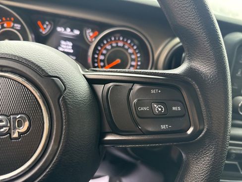 Used 2018 Jeep Wrangler Sport image 17