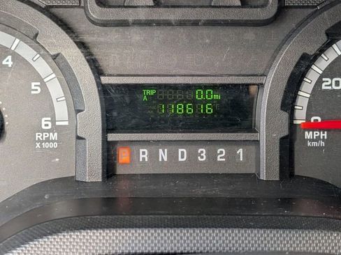 Used 2015 Ford E-350 and Econoline 350 Super Duty image 23