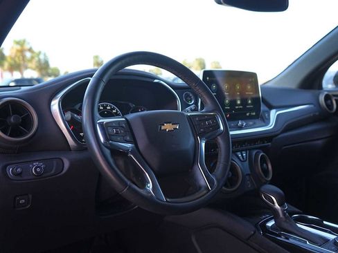 Used 2023 Chevrolet Blazer Premier image 2