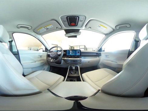 Used 2025 Hyundai Kona SEL image 43