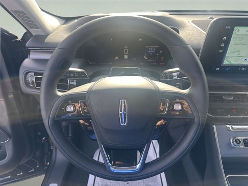New 2025 Lincoln Aviator AWD w/ Jet Appearance Package image 14