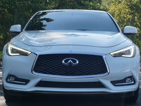 Used 2017 INFINITI Q60 2.0t w/ Moonroof Package AWD/4WD image 2