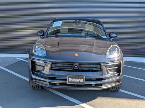 Certified 2025 Porsche Macan image 6