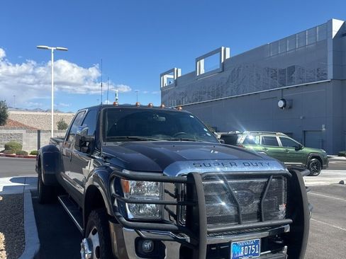 Used 2016 Ford F350 Lariat w/ Chrome Package image 6