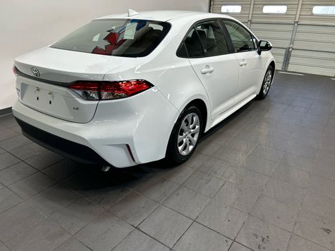 Used 2024 Toyota Corolla LE image 3