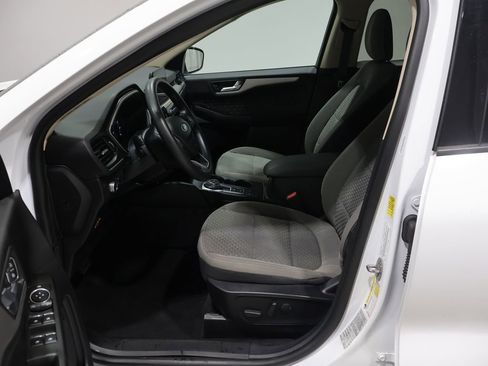 Used 2020 Ford Escape SE image 11