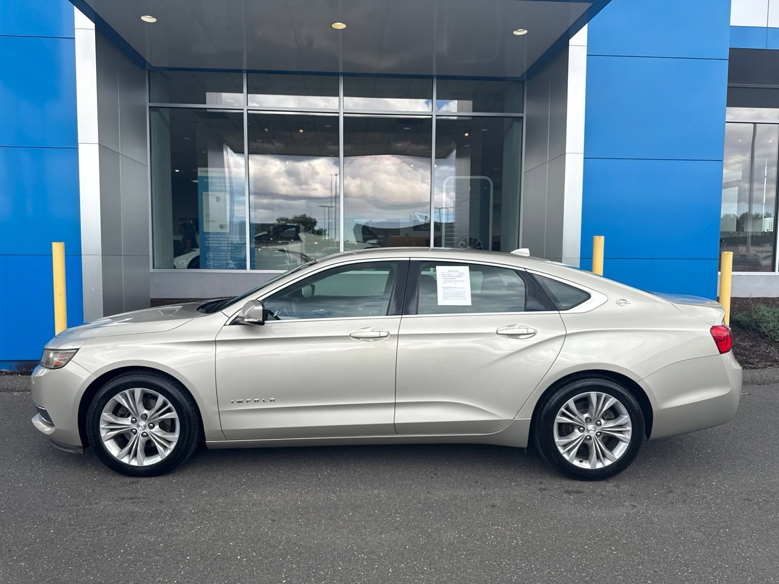 Used 2014 Chevrolet Impala LT w/ Convenience Package FWD image 9
