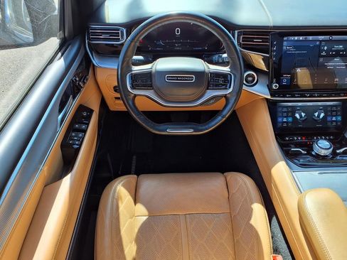 Used 2022 Jeep Grand Wagoneer Series III AWD/4WD image 13