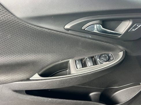 Used 2025 Chevrolet Malibu RS FWD image 17