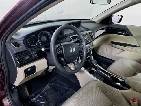 Used 2017 Honda Accord LX image 9