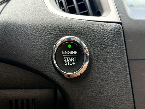 Used 2018 Ford Edge SEL w/ Equipment Group 201A AWD/4WD image 26
