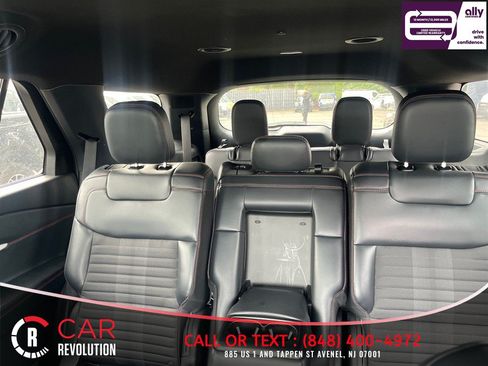 Used 2025 Ford Explorer ST-Line w/ ST-Line Street Pack AWD/4WD image 28