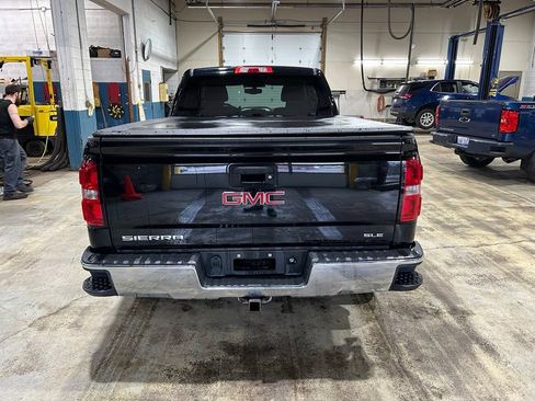 Used 2017 GMC Sierra 1500 SLE AWD/4WD image 3