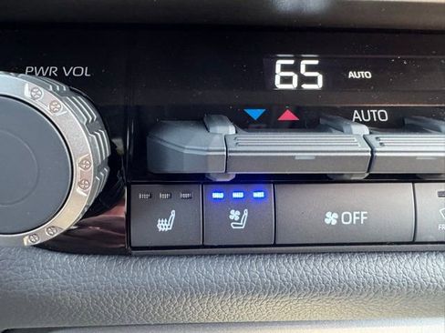 New 2026 Toyota Tundra Limited AWD/4WD image 25