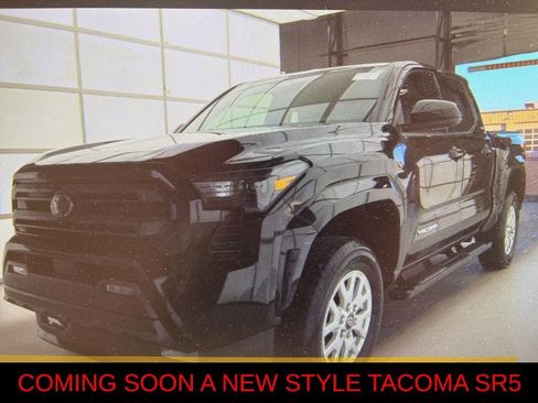 Used 2025 Toyota Tacoma SR5 AWD/4WD image 4