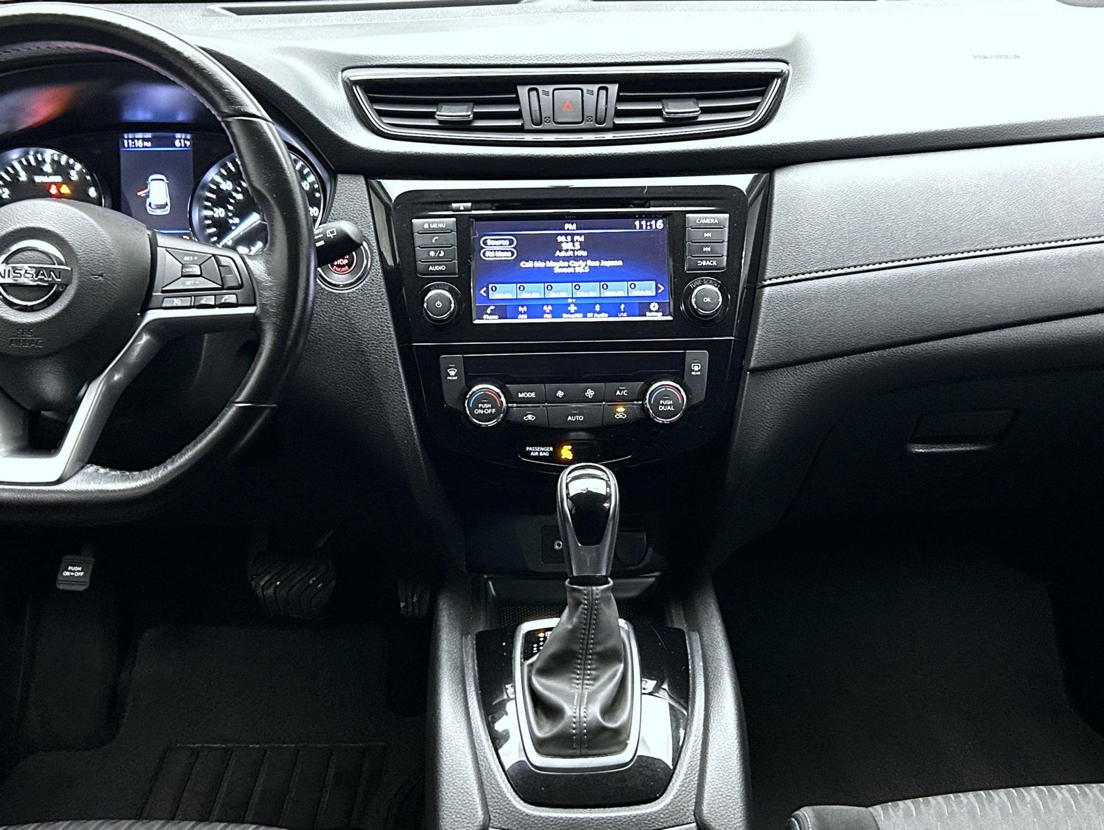 Used 2018 Nissan Rogue SV AWD/4WD image 13