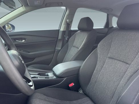 Certified 2025 Honda Accord SE image 18