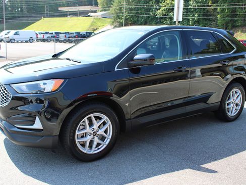 Used 2023 Ford Edge SEL image 6