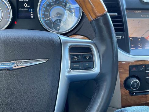 Used 2013 Chrysler 300 C image 24