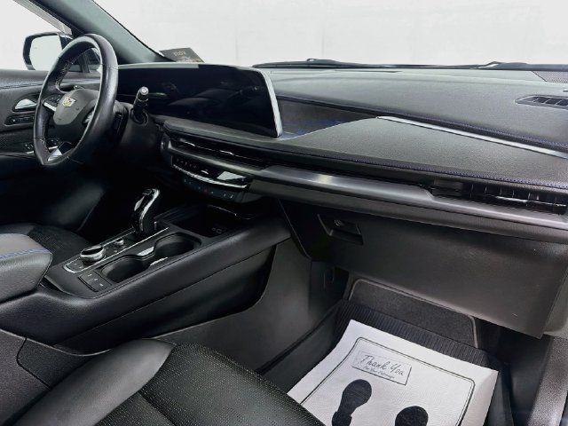 Used 2024 Cadillac XT4 Sport AWD/4WD image 31