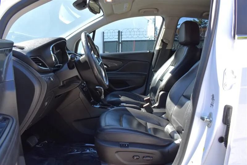 Used 2020 Buick Encore Essence FWD image 10