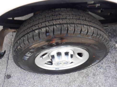 Used 2021 Chevrolet Express 2500 image 8