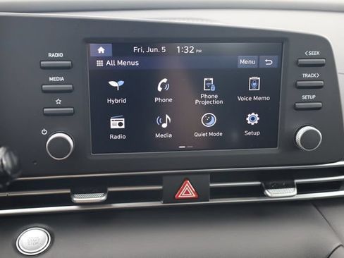 New 2026 Hyundai Elantra Hybrid FWD image 17