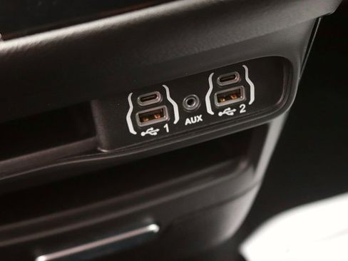 Used 2025 Chrysler Pacifica Select FWD image 30