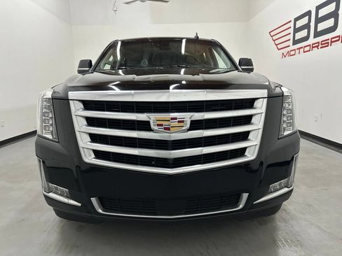 Used 2019 Cadillac Escalade ESV Luxury AWD/4WD image 4