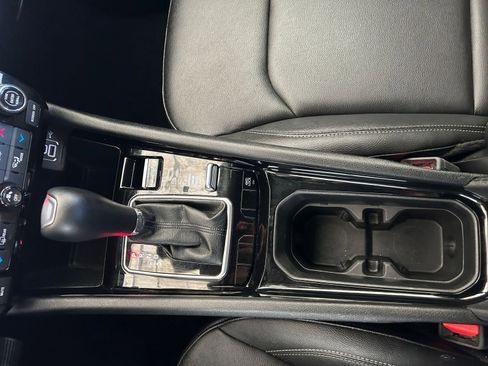 Used 2025 Jeep Compass Limited image 41