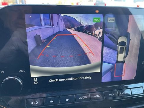 Used 2022 Nissan Pathfinder Platinum w/ Cargo Package image 23