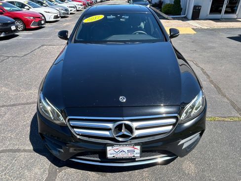 Used 2017 Mercedes-Benz E 300 4MATIC image 3