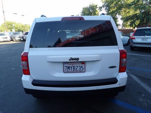 Used 2015 Jeep Patriot Sport w/ Power Value Group FWD image 9