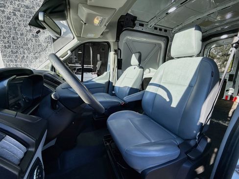 Used 2019 Ford Transit 250 130 Medium Roof RWD image 11